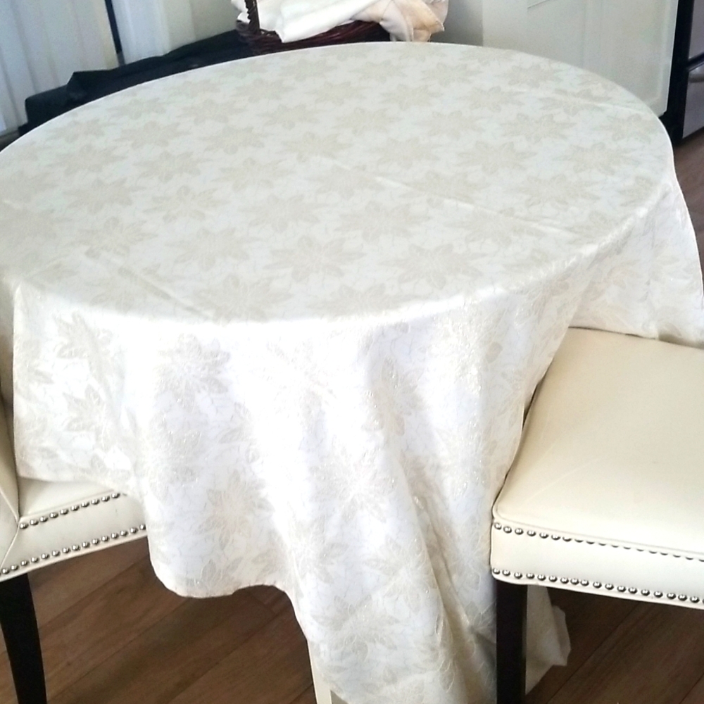 Off White Metallic Gold Table Cloth 60X102